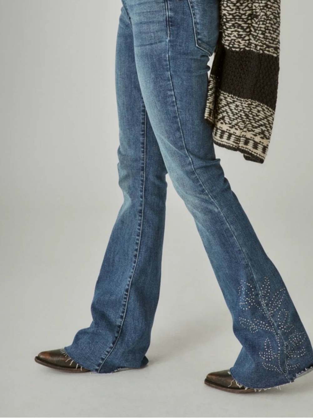 NWOT Lucky Brand Stevie High Rise Flare Studded Jeans 26 Long